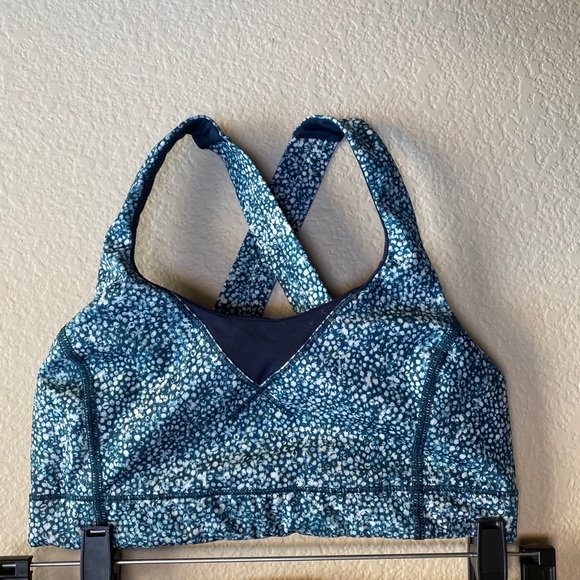 Lululemon In A Flash Bra ll - Picture 4 of 6